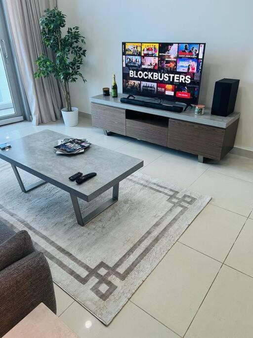 1 Bed Apartment With Sea View, Pool, Gym & Free Parking In Dubai Marina Eksteriør bilde