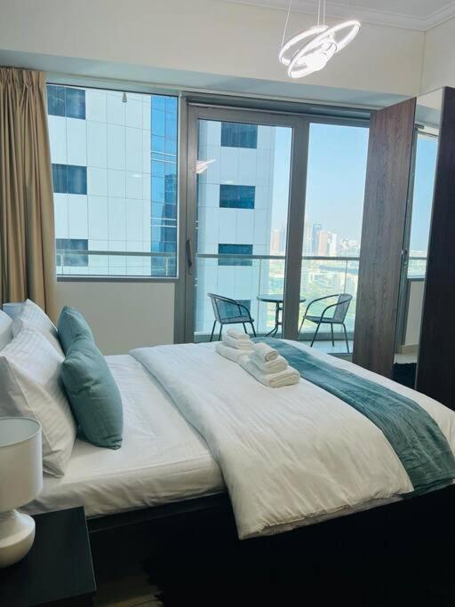 1 Bed Apartment With Sea View, Pool, Gym & Free Parking In Dubai Marina Eksteriør bilde
