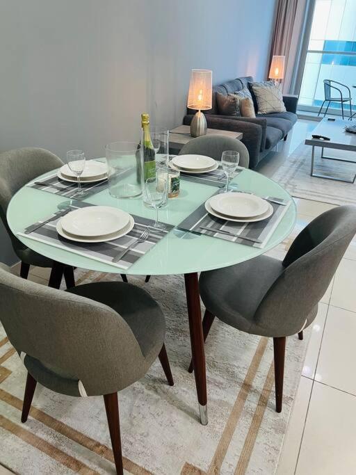 1 Bed Apartment With Sea View, Pool, Gym & Free Parking In Dubai Marina Eksteriør bilde