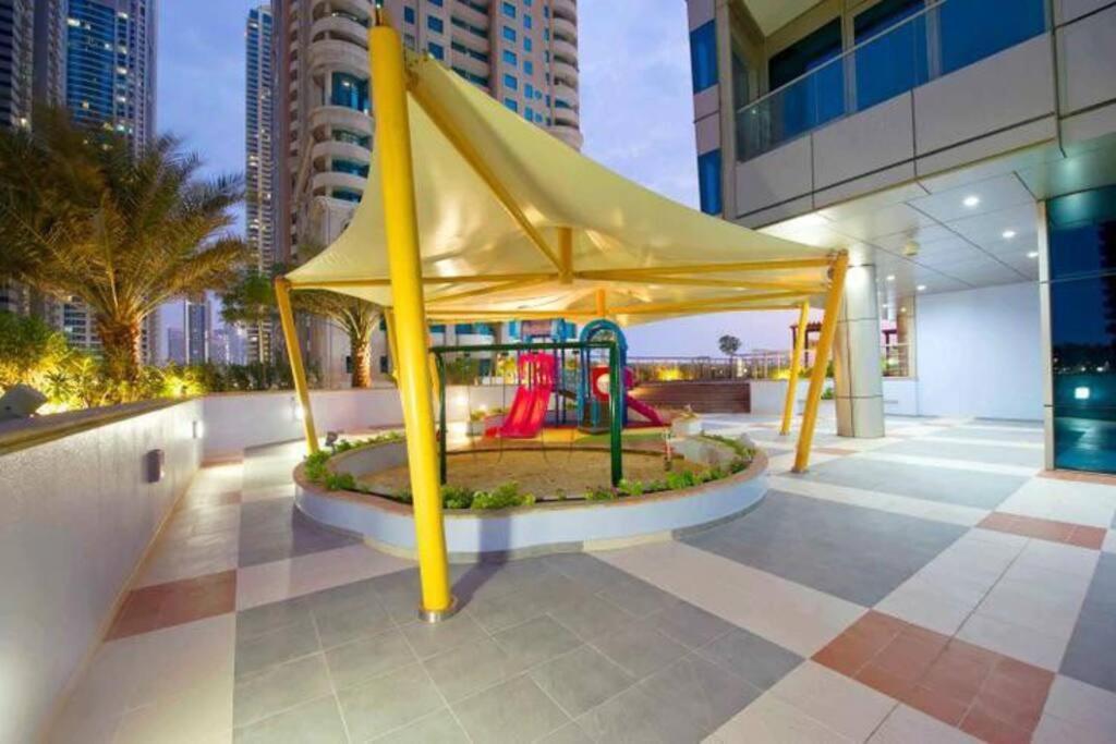 1 Bed Apartment With Sea View, Pool, Gym & Free Parking In Dubai Marina Eksteriør bilde
